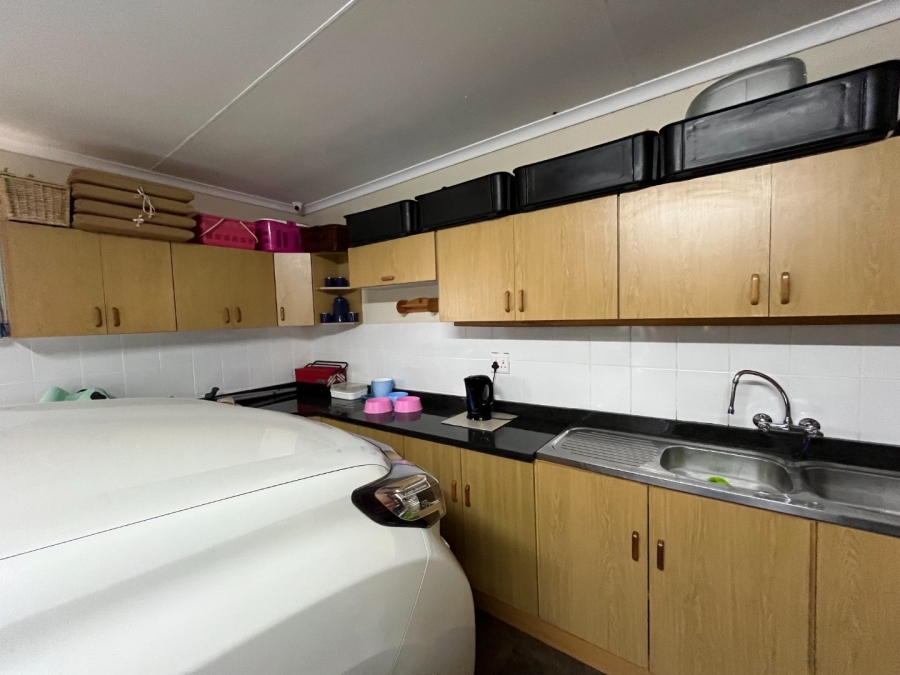 4 Bedroom Property for Sale in Hartenbos Heuwels Western Cape